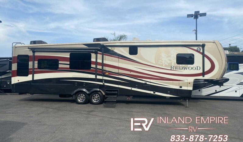 
								2015 Redwood Redwood 38GK full									